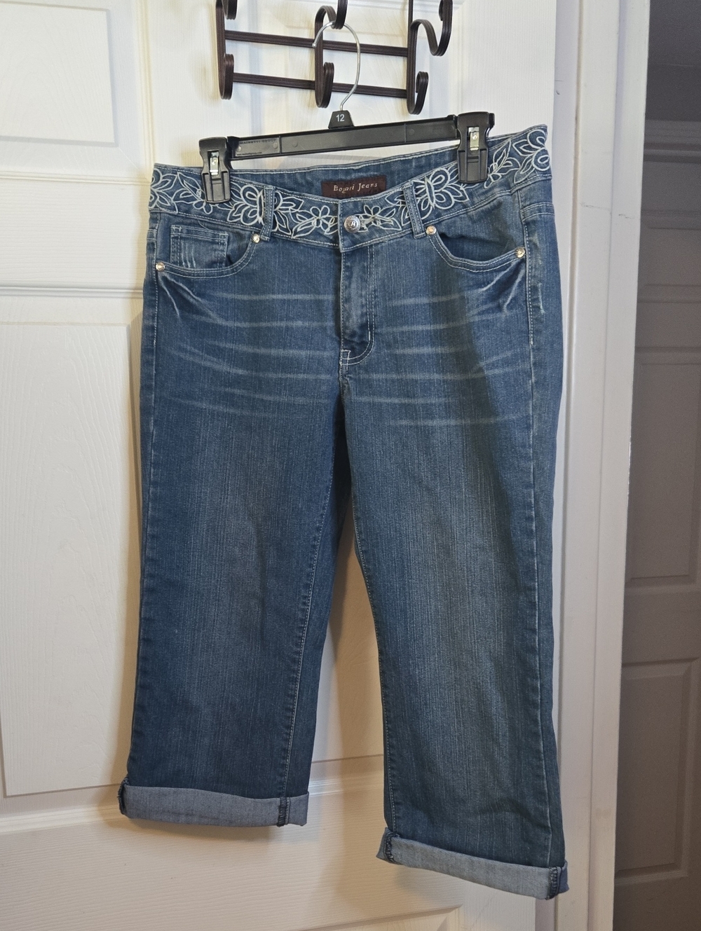 Embroidered Waist Cropped Jeans - Blue